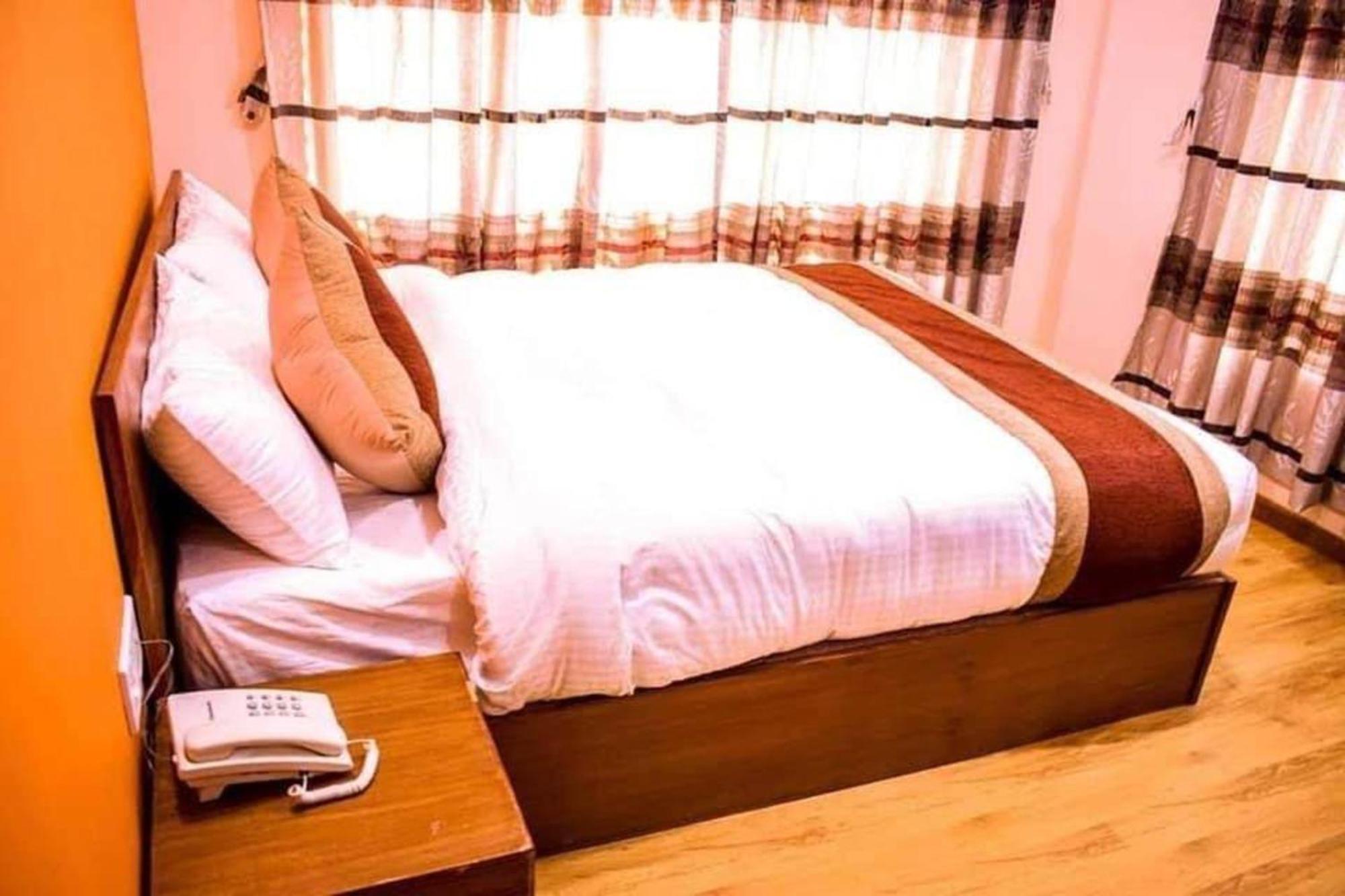 Kathmandu Peace Hotel Ngoại thất bức ảnh